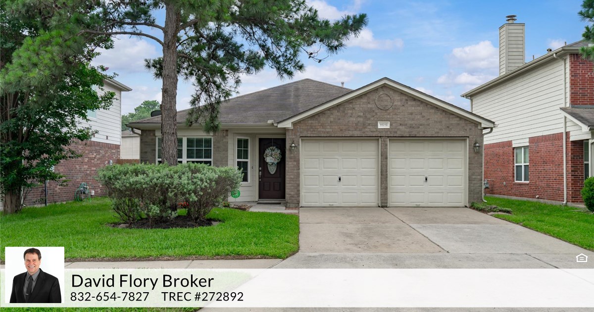 11919 S Brenton Knoll Dr, Tomball, TX 77375